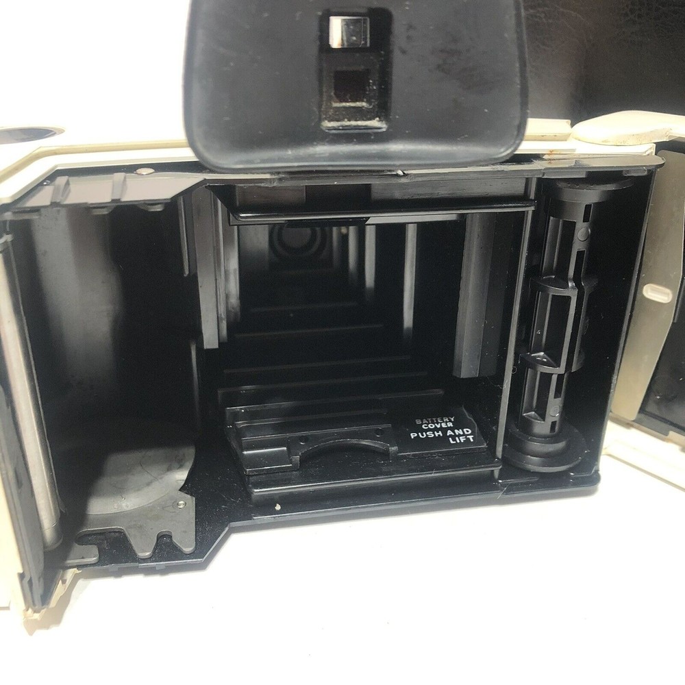 Vintage Polaroid Instant Camera "Swinger" Model 20 Land Camera w/ Case Untested - Picture 7 of 11